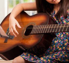 The Profound Advantages of Guitar Lessons